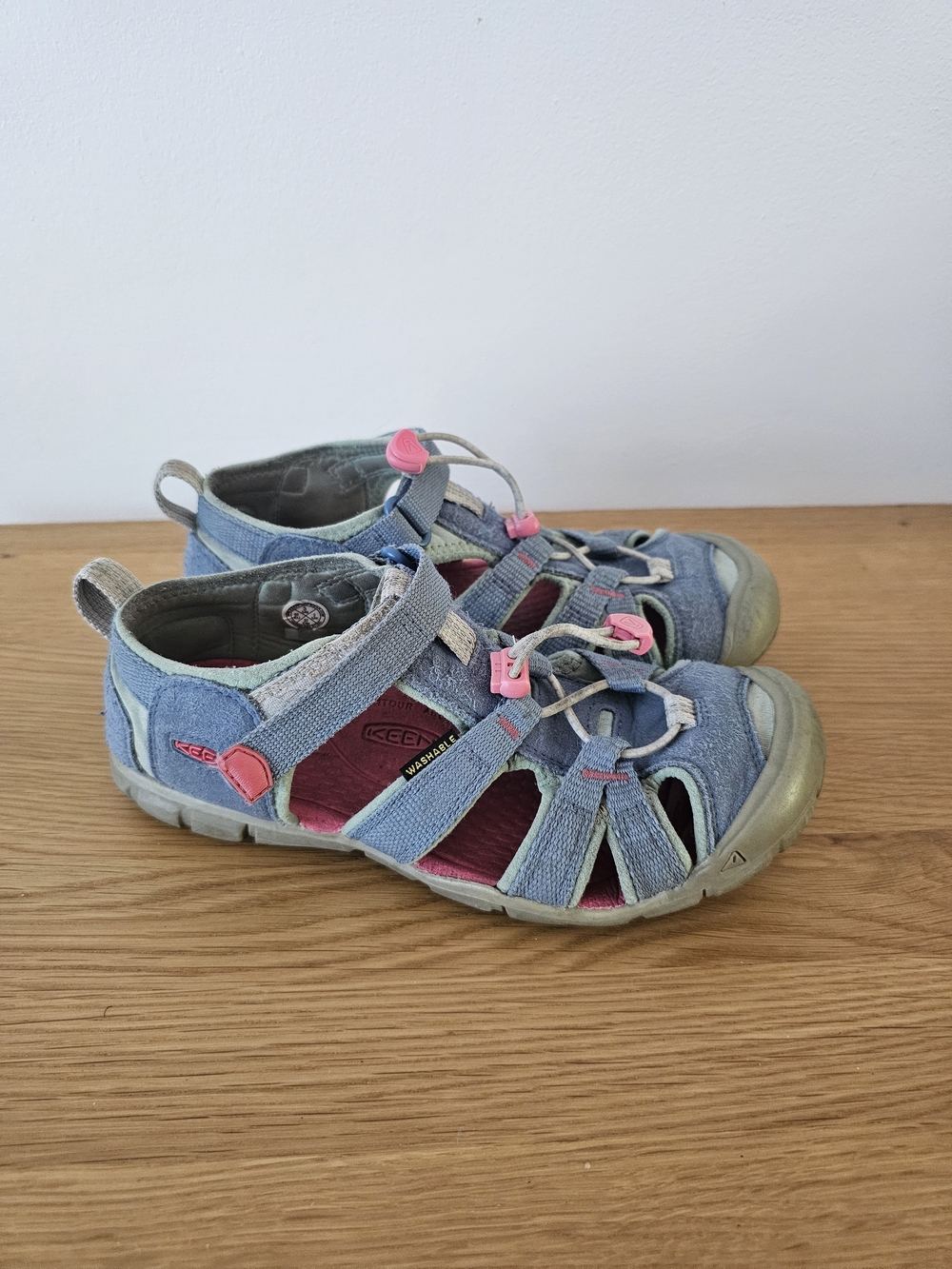 KEEN Outdoor Sandals Waterproof Shoes Size 3 Dusty Blue Youth Kids